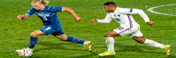 哈兰德与姆巴佩新双骄对决 - 两位年轻前锋在比赛中